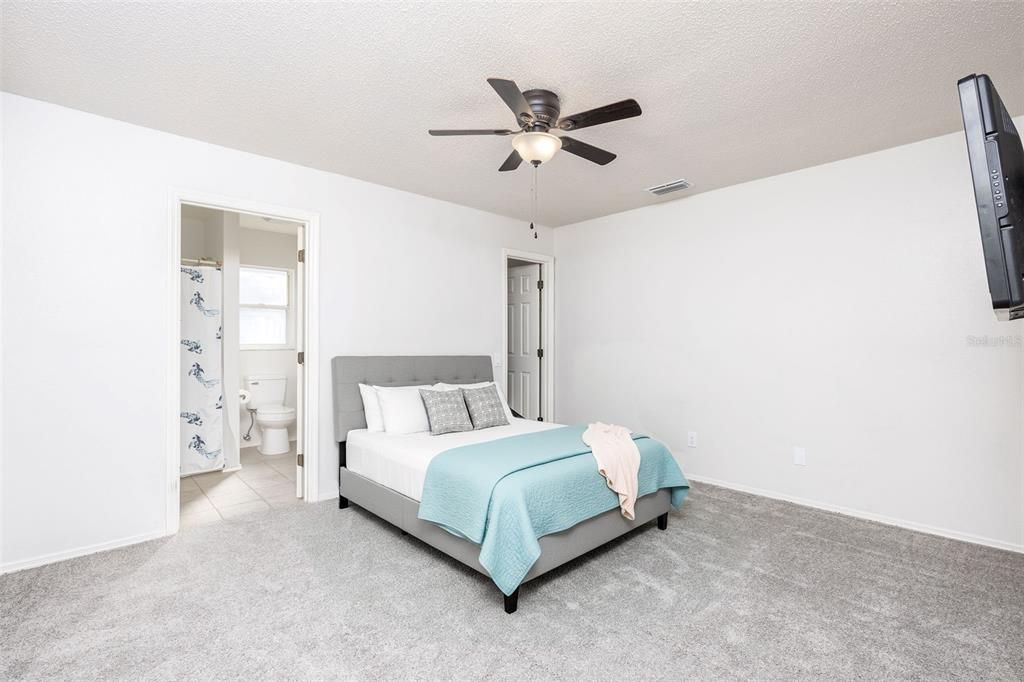 For Sale: $295,000 (3 beds, 2 baths, 1177 Square Feet)