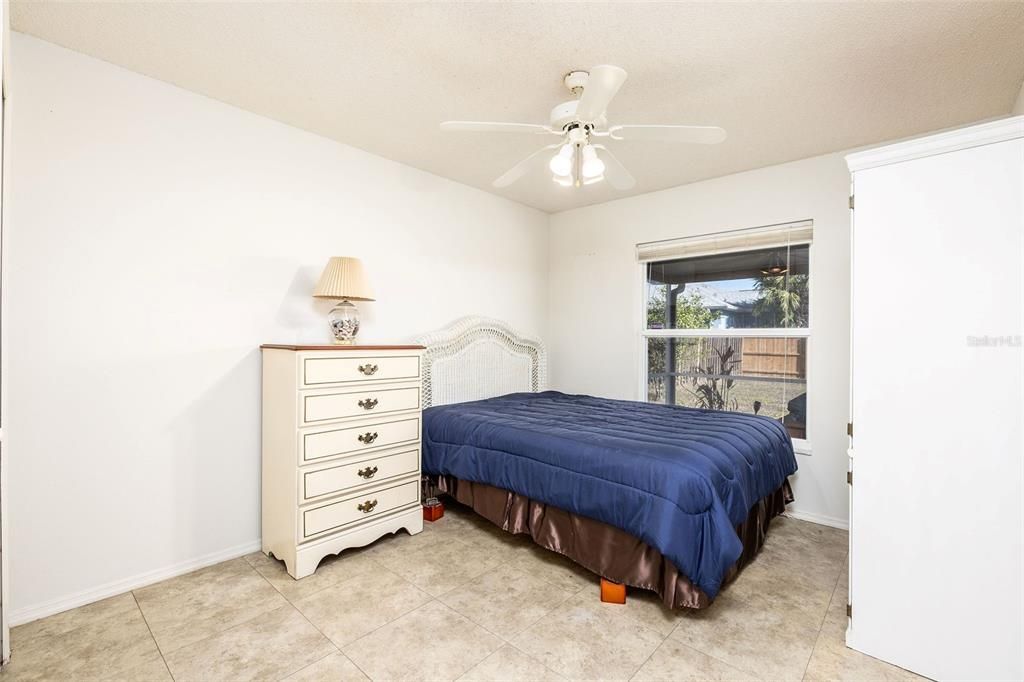 For Sale: $295,000 (3 beds, 2 baths, 1177 Square Feet)