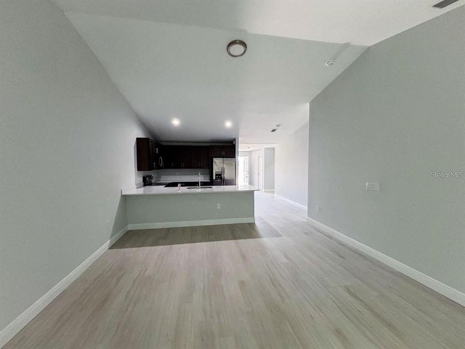 出租: $1,800 (3 贝兹, 2 浴室, 1723 平方英尺)