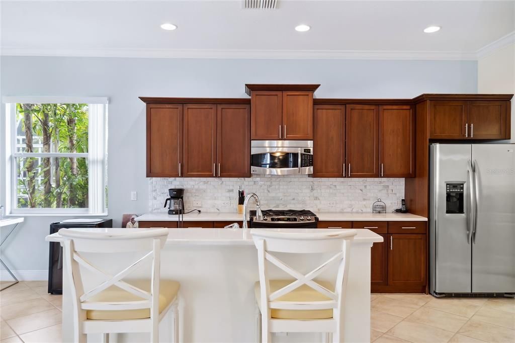 For Sale: $800,000 (3 beds, 2 baths, 2176 Square Feet)