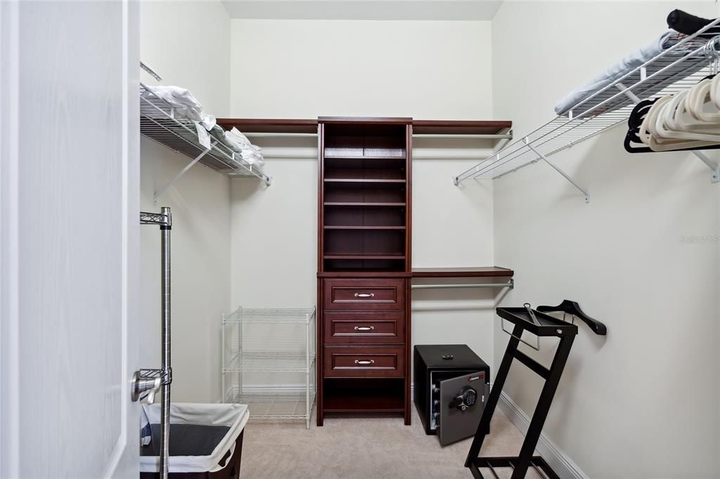 For Sale: $800,000 (3 beds, 2 baths, 2176 Square Feet)