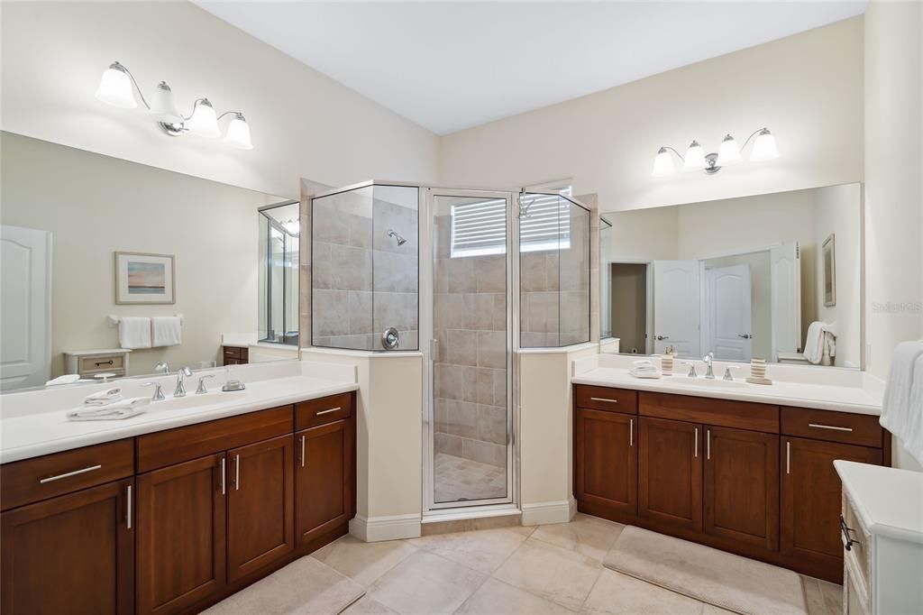 For Sale: $800,000 (3 beds, 2 baths, 2176 Square Feet)