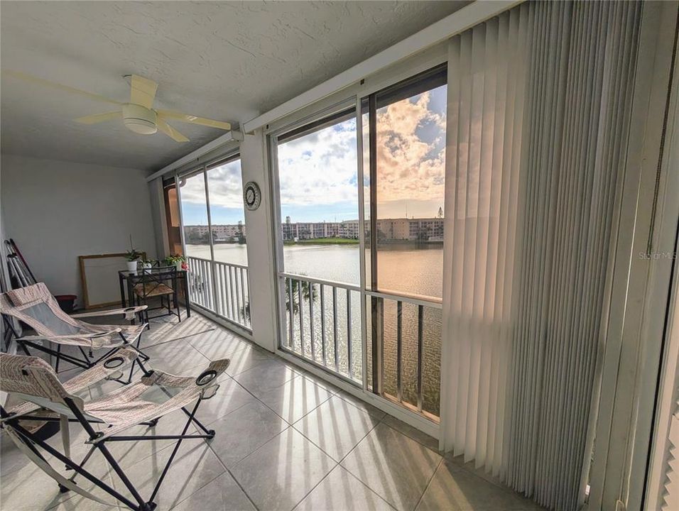 For Sale: $158,800 (2 beds, 2 baths, 1144 Square Feet)