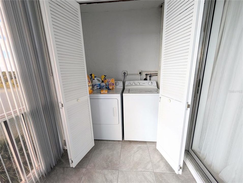 For Sale: $158,800 (2 beds, 2 baths, 1144 Square Feet)