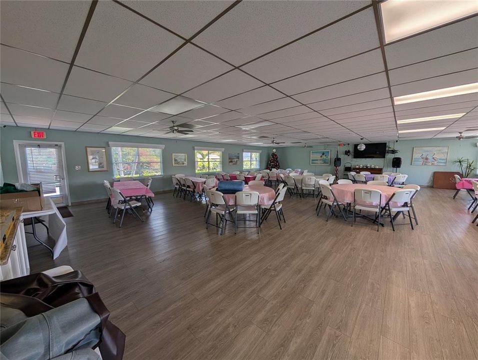 For Sale: $158,800 (2 beds, 2 baths, 1144 Square Feet)