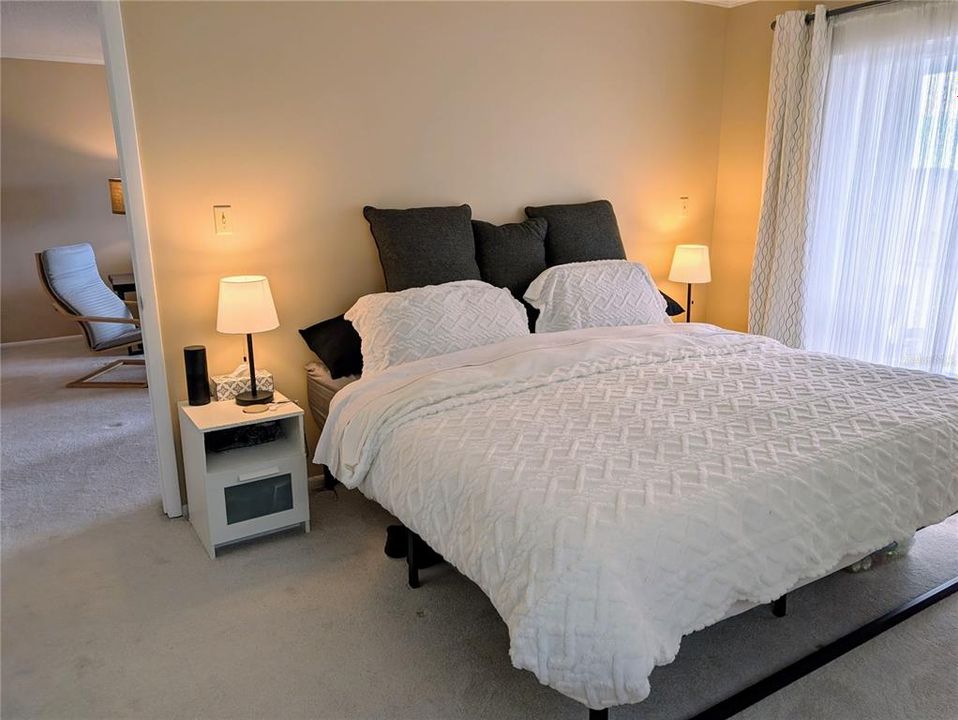 For Sale: $158,800 (2 beds, 2 baths, 1144 Square Feet)