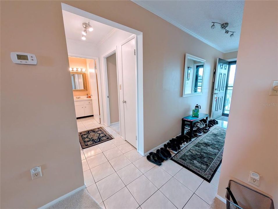 For Sale: $158,800 (2 beds, 2 baths, 1144 Square Feet)