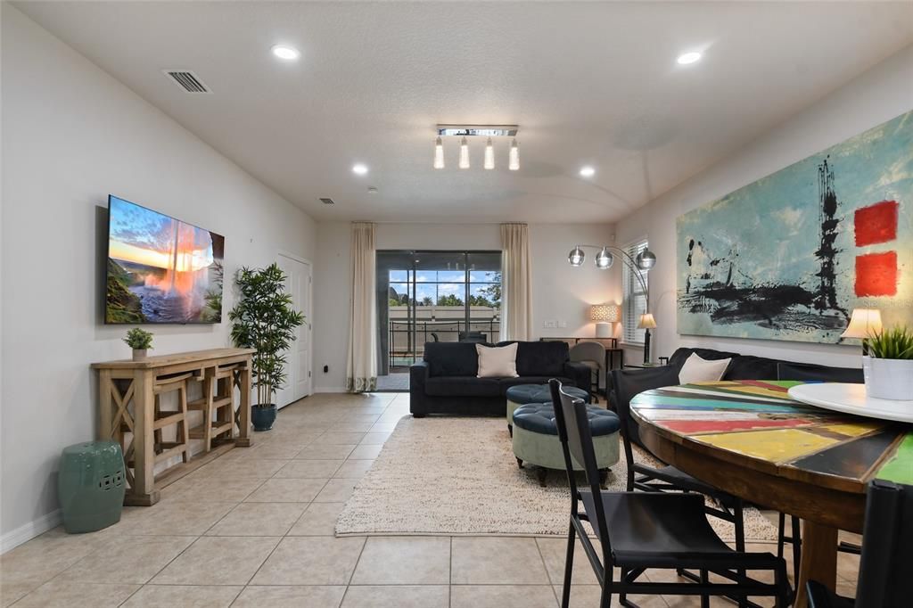 For Sale: $610,000 (6 beds, 4 baths, 3142 Square Feet)