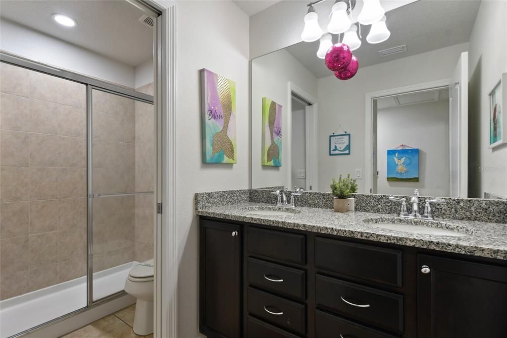 For Sale: $610,000 (6 beds, 4 baths, 3142 Square Feet)