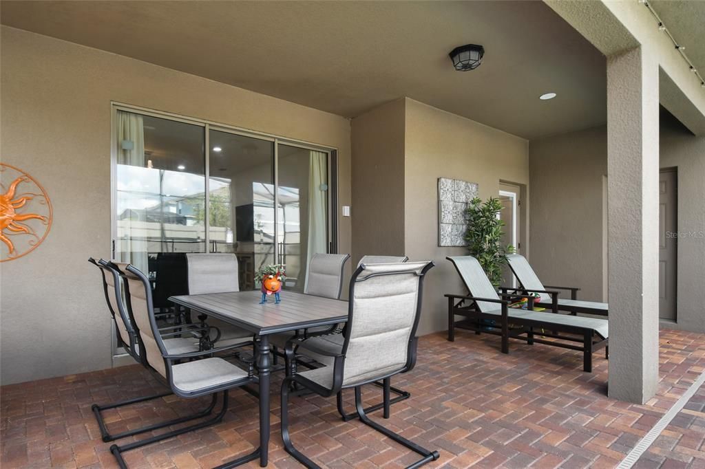 For Sale: $610,000 (6 beds, 4 baths, 3142 Square Feet)