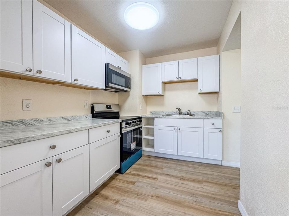 For Sale: $259,000 (4 beds, 2 baths, 1068 Square Feet)
