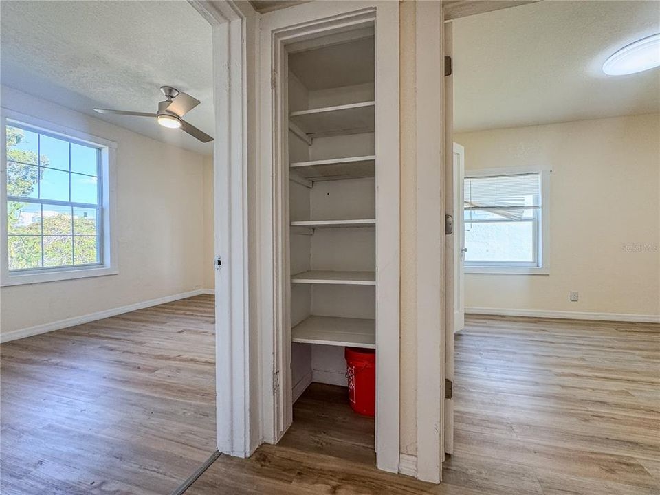 For Sale: $259,000 (4 beds, 2 baths, 1068 Square Feet)