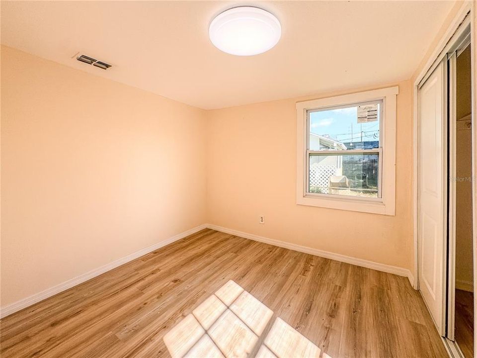 For Sale: $259,000 (4 beds, 2 baths, 1068 Square Feet)