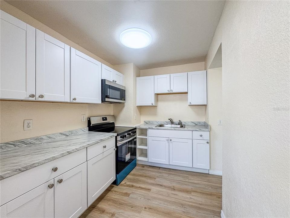 For Sale: $259,000 (4 beds, 2 baths, 1068 Square Feet)