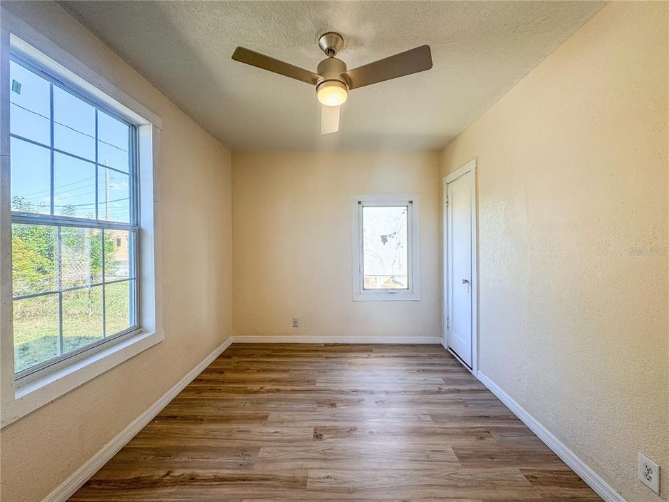 For Sale: $259,000 (4 beds, 2 baths, 1068 Square Feet)