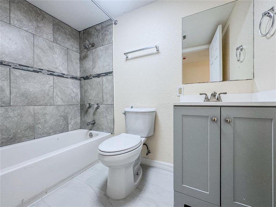 For Sale: $259,000 (4 beds, 2 baths, 1068 Square Feet)