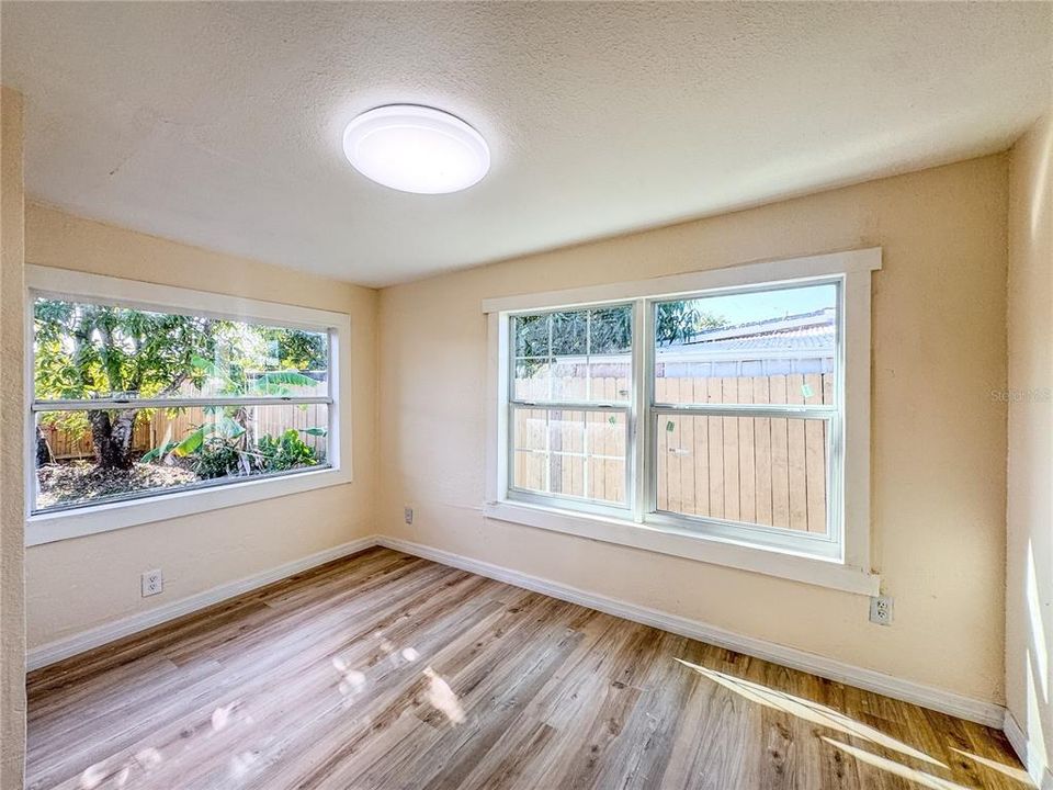 For Sale: $259,000 (4 beds, 2 baths, 1068 Square Feet)