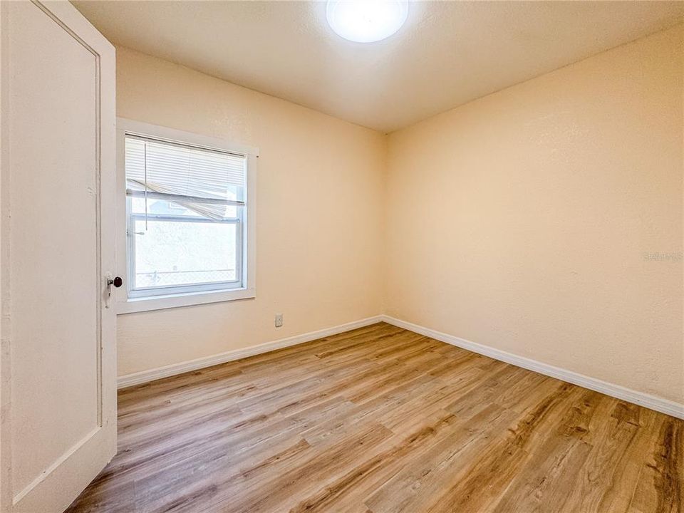 For Sale: $259,000 (4 beds, 2 baths, 1068 Square Feet)