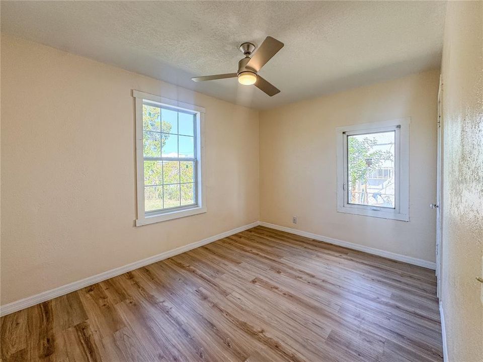 For Sale: $259,000 (4 beds, 2 baths, 1068 Square Feet)