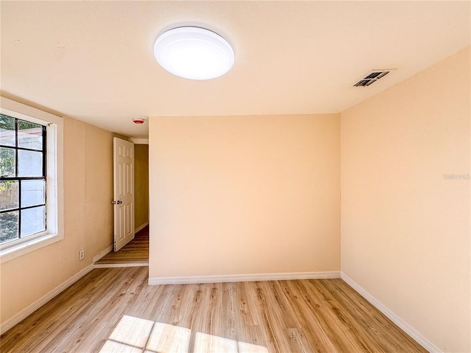 For Sale: $259,000 (4 beds, 2 baths, 1068 Square Feet)