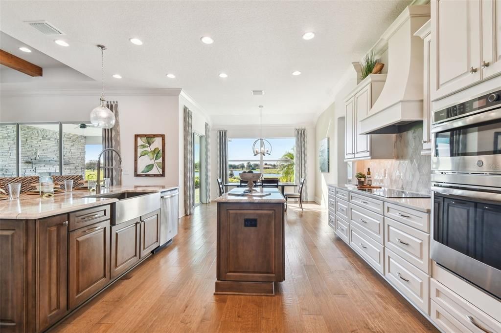 На продажу: $1,299,900 (3 спален, 2 ванн, 3066 Квадратных фут)