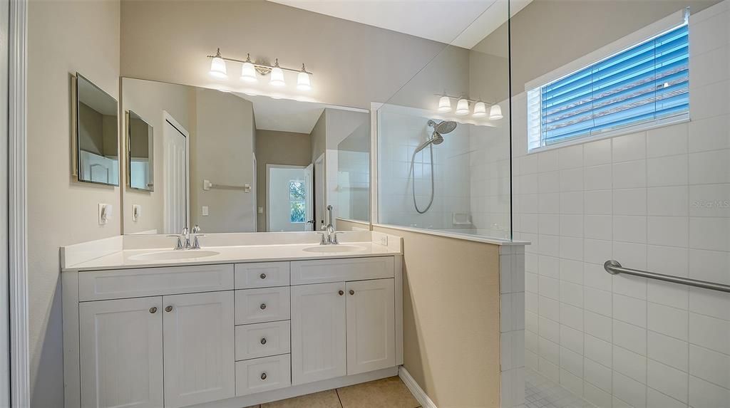 待售: $370,000 (3 贝兹, 2 浴室, 1487 平方英尺)