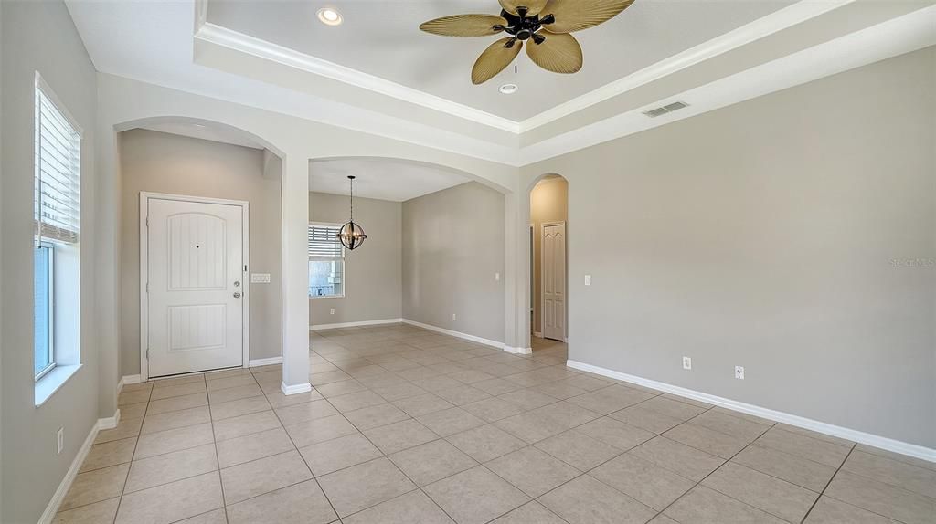 待售: $370,000 (3 贝兹, 2 浴室, 1487 平方英尺)