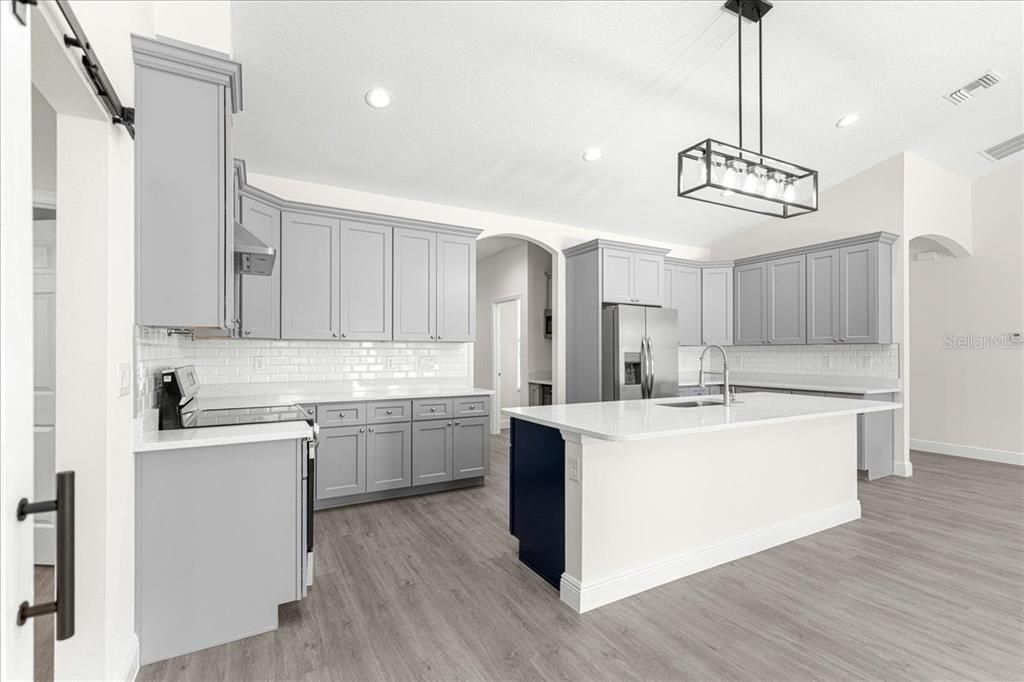 En Venta: $498,000 (3 camas, 2 baños, 3855 Pies cuadrados)