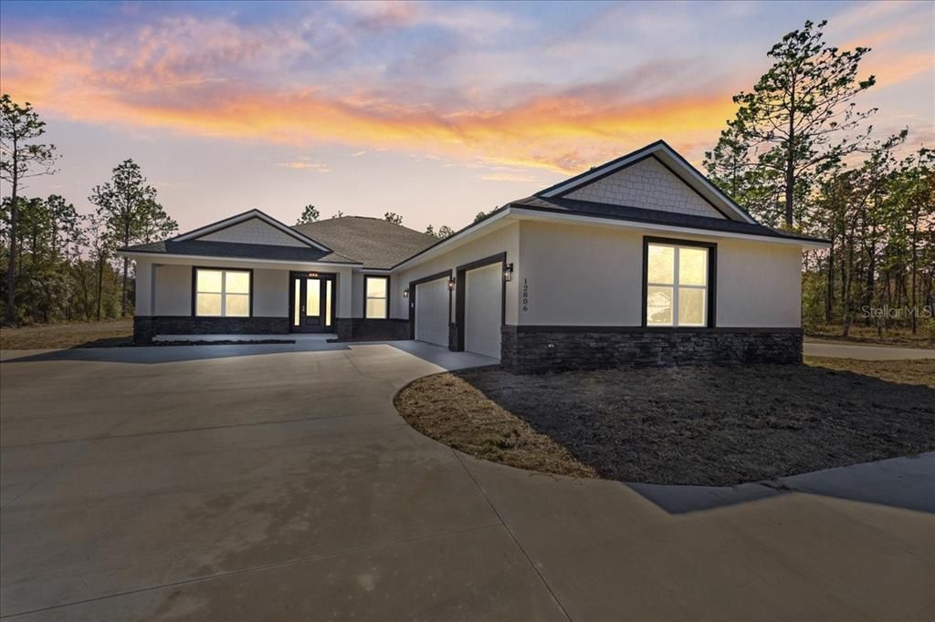 En Venta: $498,000 (3 camas, 2 baños, 3855 Pies cuadrados)