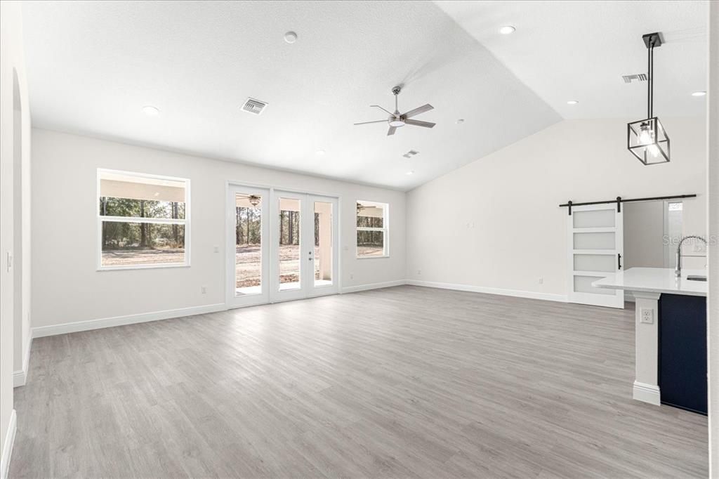 En Venta: $498,000 (3 camas, 2 baños, 3855 Pies cuadrados)