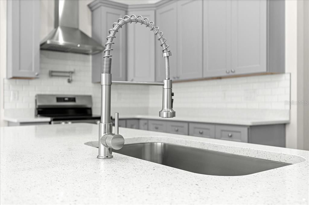 En Venta: $498,000 (3 camas, 2 baños, 3855 Pies cuadrados)