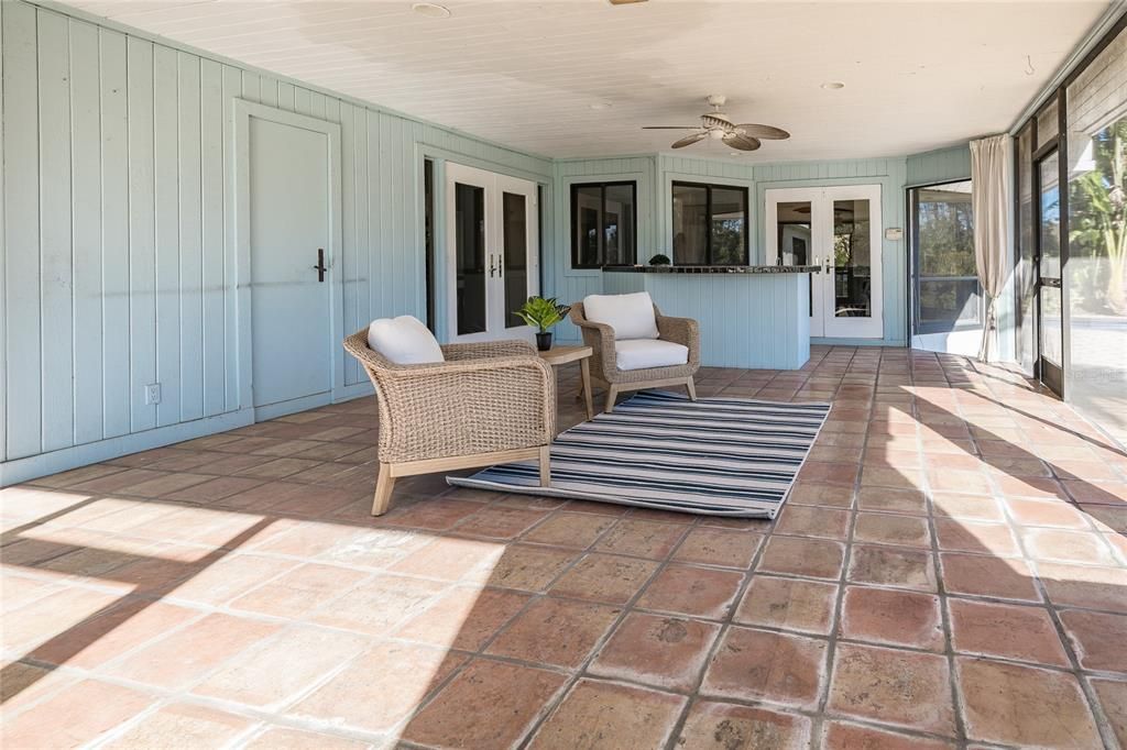 待售: $1,150,000 (5 贝兹, 3 浴室, 4242 平方英尺)