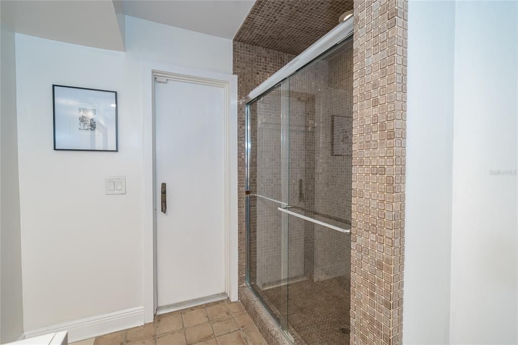 待售: $1,150,000 (5 贝兹, 3 浴室, 4242 平方英尺)