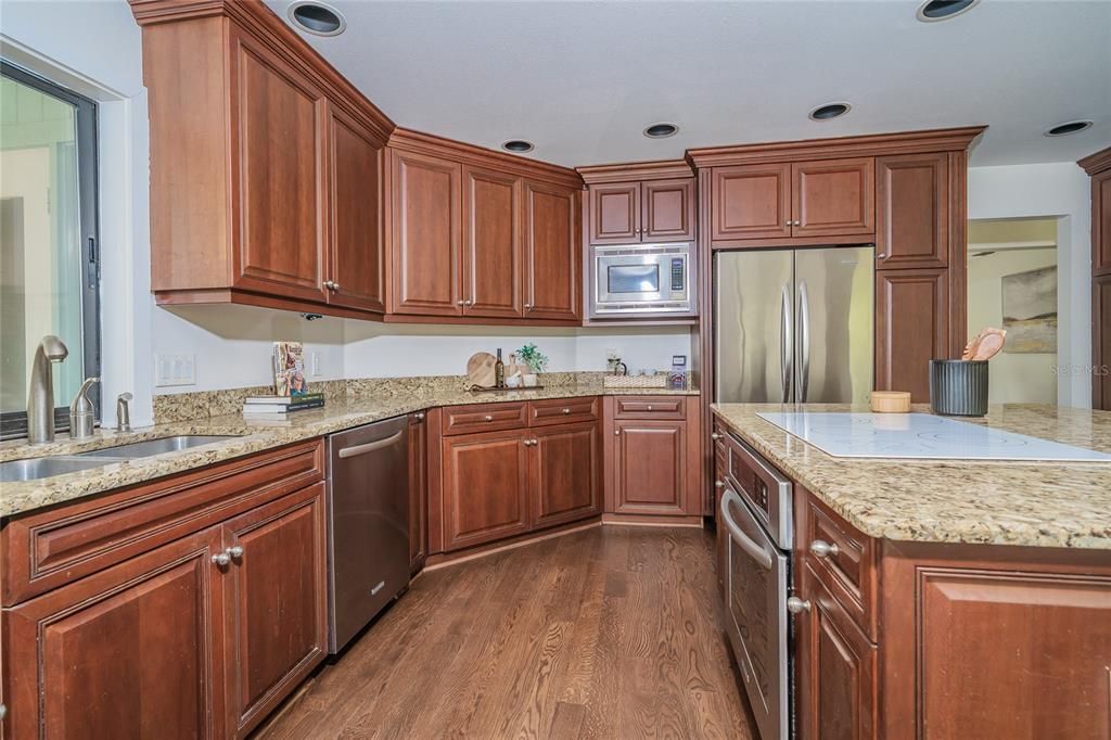 待售: $1,150,000 (5 贝兹, 3 浴室, 4242 平方英尺)