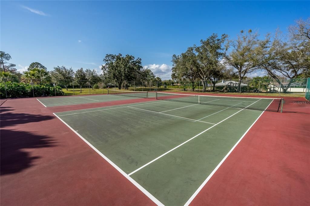 待售: $1,150,000 (5 贝兹, 3 浴室, 4242 平方英尺)