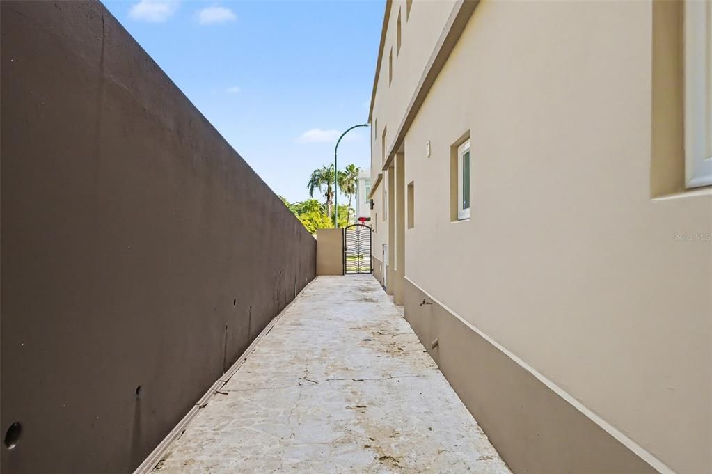 На продажу: $1,200,000 (4 спален, 3 ванн, 3857 Квадратных фут)