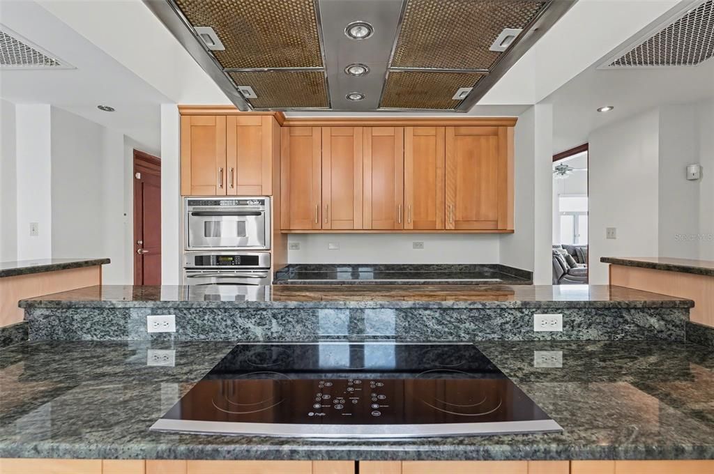 На продажу: $1,200,000 (4 спален, 3 ванн, 3857 Квадратных фут)