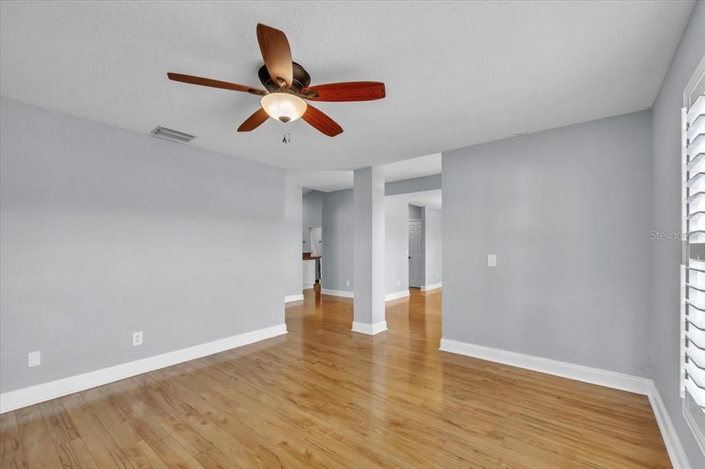 待售: $440,000 (4 贝兹, 3 浴室, 2455 平方英尺)