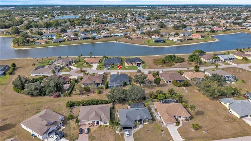 待售: $440,000 (4 贝兹, 3 浴室, 2455 平方英尺)