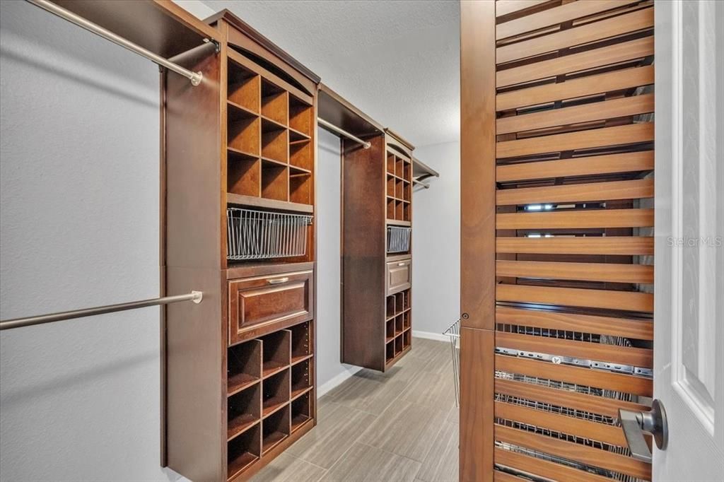 待售: $440,000 (4 贝兹, 3 浴室, 2455 平方英尺)