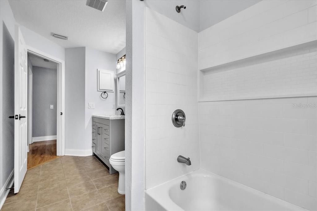 待售: $440,000 (4 贝兹, 3 浴室, 2455 平方英尺)