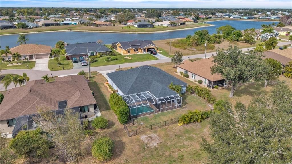 待售: $440,000 (4 贝兹, 3 浴室, 2455 平方英尺)