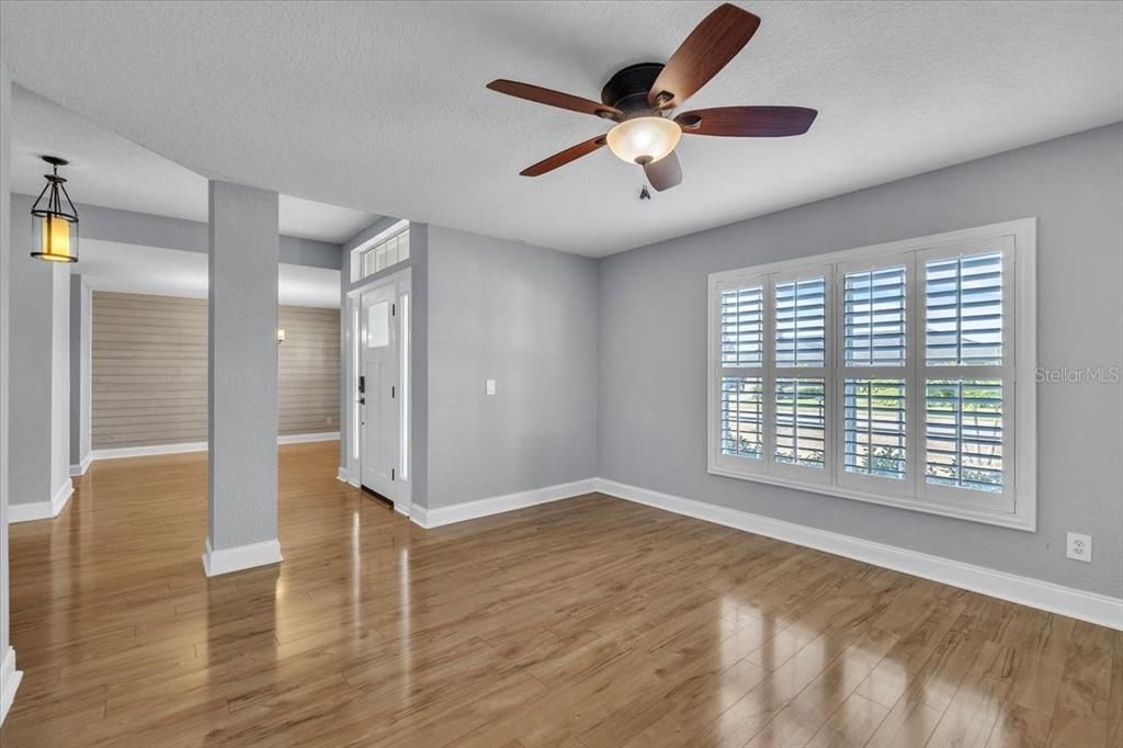 待售: $440,000 (4 贝兹, 3 浴室, 2455 平方英尺)