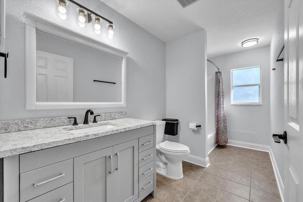 待售: $440,000 (4 贝兹, 3 浴室, 2455 平方英尺)