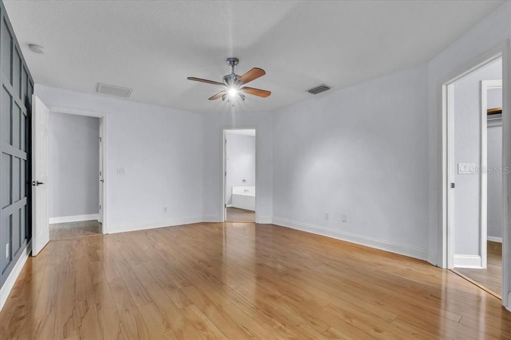 待售: $440,000 (4 贝兹, 3 浴室, 2455 平方英尺)