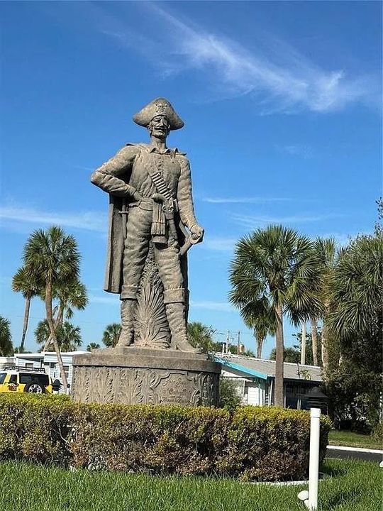 На продажу: $49,900 (2,343 кв.фт.)