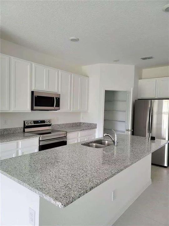 For Rent: $2,500 (3 beds, 2 baths, 1890 Square Feet)