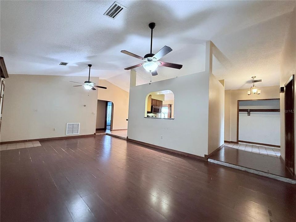 На продажу: $250,000 (3 спален, 2 ванн, 1506 Квадратных фут)