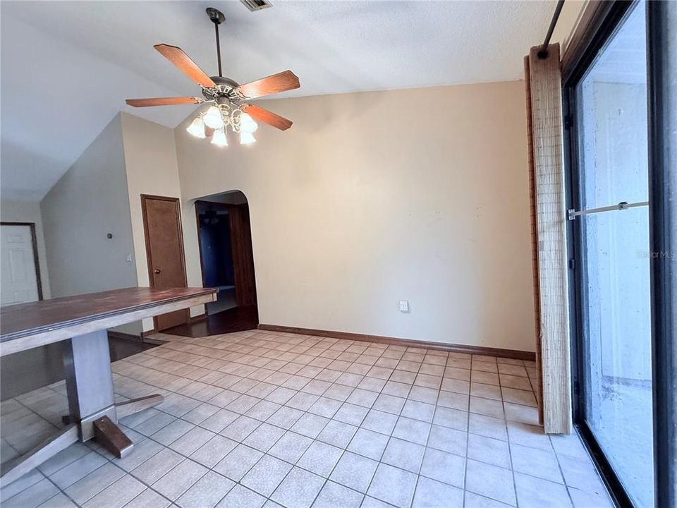 На продажу: $250,000 (3 спален, 2 ванн, 1506 Квадратных фут)