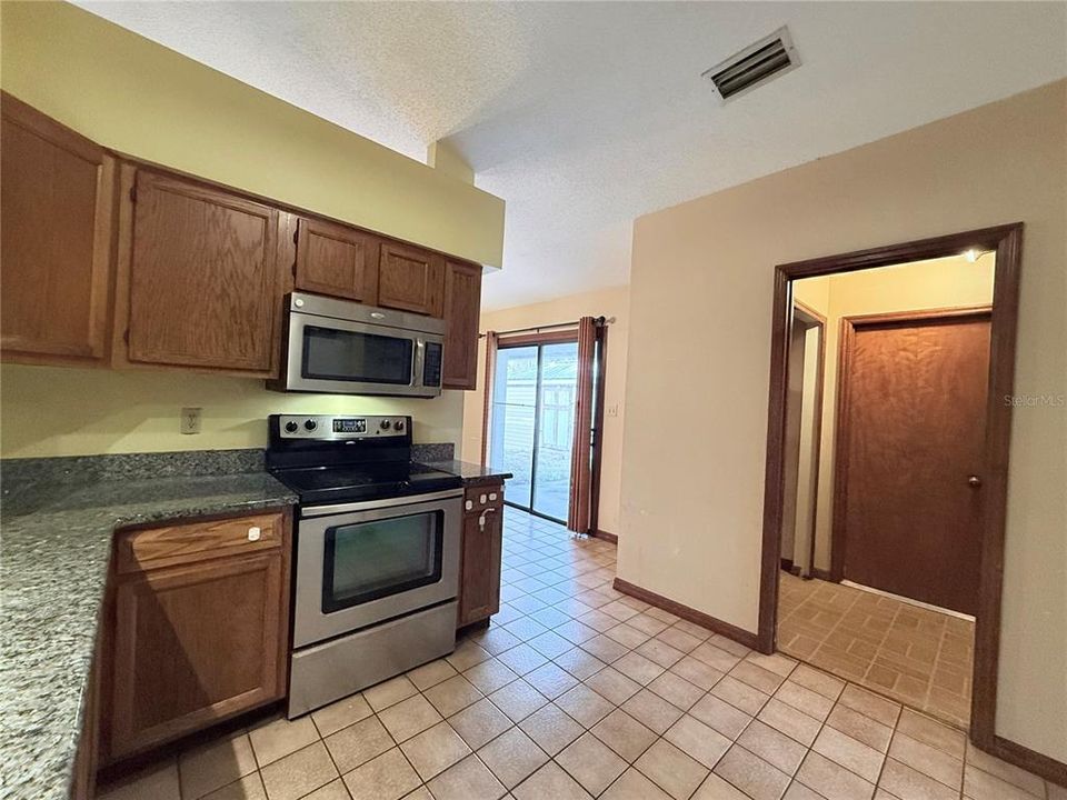 На продажу: $250,000 (3 спален, 2 ванн, 1506 Квадратных фут)